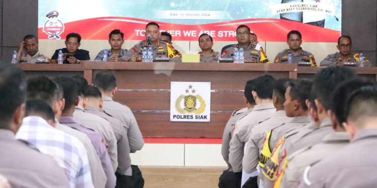 Jelang Pemilu, Kapolres Siak Laksanakan “BIMTEK WAL DAN PAM” Kepada Personel