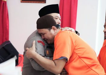 Isak Tangis Para Tahanan Pecah, Saat Kapolres Siak Peluk Di Pengajian Dan Sholawatan