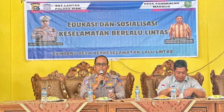 Dalam rangka Operasi Patuh Lancang Kuning 2024 Kasat Lantas Polres Siak Beserta Jajaran Gencar Melaksanakan Kegiatan Sosialisasi Keselamatan Lalu Lintas