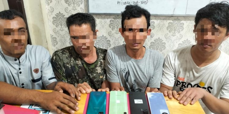 Tim Opsnal Satres Narkoba Polres Siak Amankan Empat Orang Pria Pelaku Penyalahgunaan Narkotika Di Kec.Tualang Perawang Barat