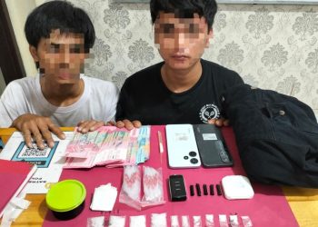 Satres Narkoba Polres Siak Kembali Amankan Dua Orang Pria Diduga Pelaku Penyalahgunaan Narkotika Di Kampung Dalam Kecamatan Siak.