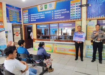 Cooling System, Satlantas Polres Siak Sampaikan Pesan Pemilu Damai kepada Pengunjung Samsat Perawang