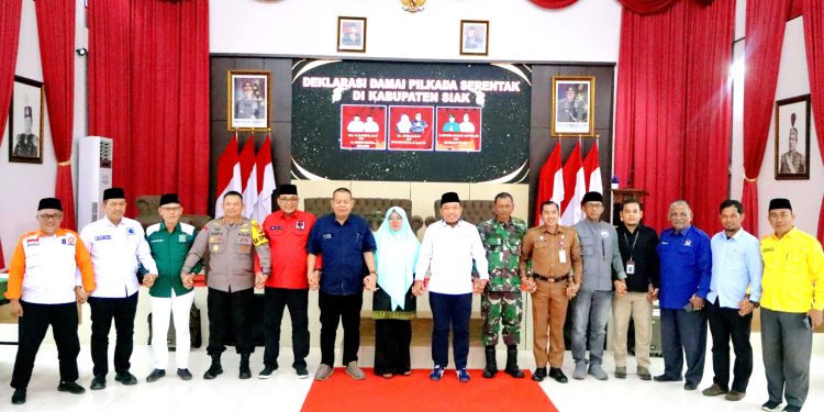 Tiga Paslon Bergandengan Tangan Dalam Acara Silaturahmi Kebangsaan Polres Siak