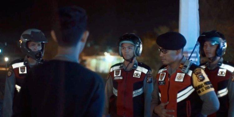 Ciptakan Situasi Aman Dan Kondusif Selama Pilkada Kasatgas Preventif Iptu Alfajri Pimpin Patroli Blue Light