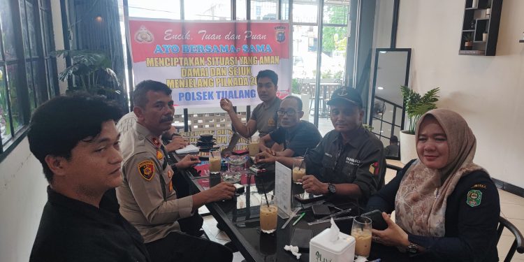 Coffe Morning, Kapolsek Tualang Cooling System Bersama Panwaslu dan PPK Tualang Jelang Pilkada 2024