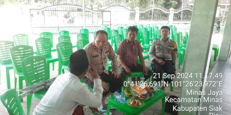 Cooling System Pilkada Serentak, Kapolsek Minas Sambangi Imam Masjid Rahmat di Minas Jaya