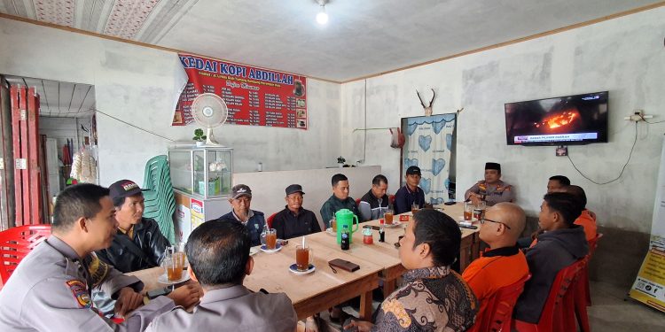 Tingkatkan Edukasi, Kapolsek Siak Rangkul Perangkat Desa Dalam Kegiatan Cooling System Guna Ciptakan Situasi Kondusif Pada Pilkada Serentak 2024