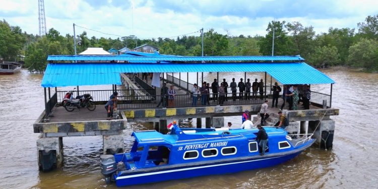Lewat Jalur Laut, Kapolres Siak Bersama Forkopimda, KPUD Dan Bawaslu Cek Kesiapan Pelaksanaan Pilkada Di Kampung Terluar Teluk Lanus