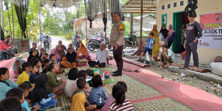 Bhabinkamtibmas Polres Siak Efektifkan DDS Sebagai Sarana Cooling System Ciptakan Pilkada Damai