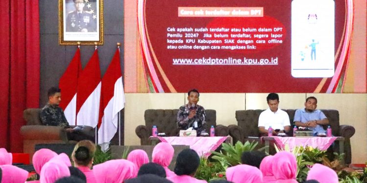 Gandeng Penyelenggara Fan Pengawas Pilkada, Bhayangkari Cabang Siak Gelar Seminar Pilkada Damai