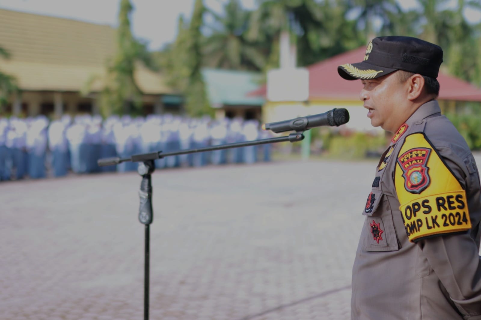 Beri Motivasi Siswa Siswi SMA N 1 Dayun, Lewat Program Police Goes to School Kapolres Siak Juga Ingatkan Bahaya Hoax, Ciptakan Pilkada Damai.