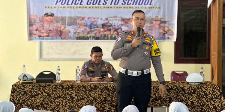 Sosialisasikan Etika Keselamatan Berlalu Lintas Dan Riau Adalah KITA, Kasat Lantas AKP Kaliman Siregar Juga Sampaikan Pesan Pilkada Damai