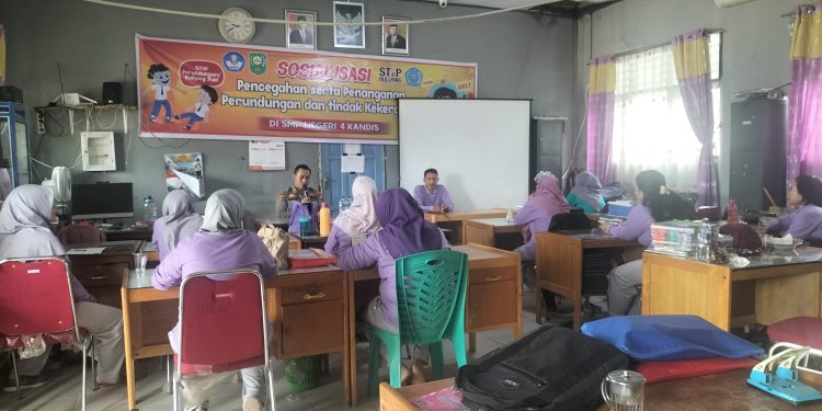 Kapolsek Kandis Gelar Cooling System Dan Sosialisasi Pencegahan Perundungan Di SMPN 4 Kandis