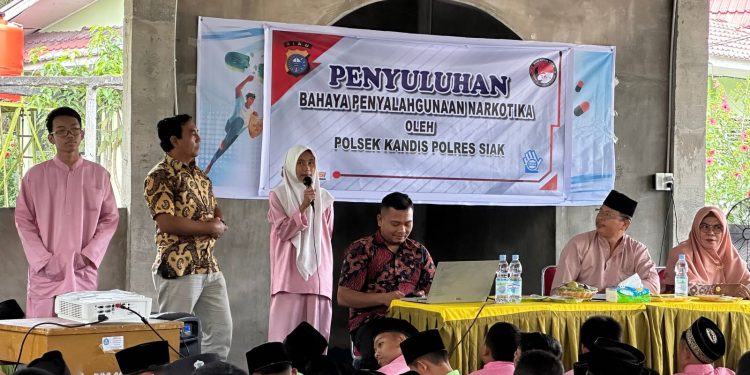 Kunjungi SMPN 7, Unit Reskrim Polsek Kandis Lakukan Penyuluhan Tentang Bahaya Penyalahgunaan Narkoba