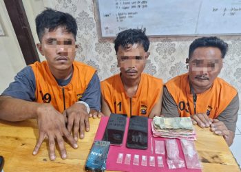 Tim Opsnal Satres Narkoba Polres Siak Amankan Tiga Orang Pria Diduga Pelaku Penyalahgunaan Narkotika Di Kampung Libo Jaya Kandis