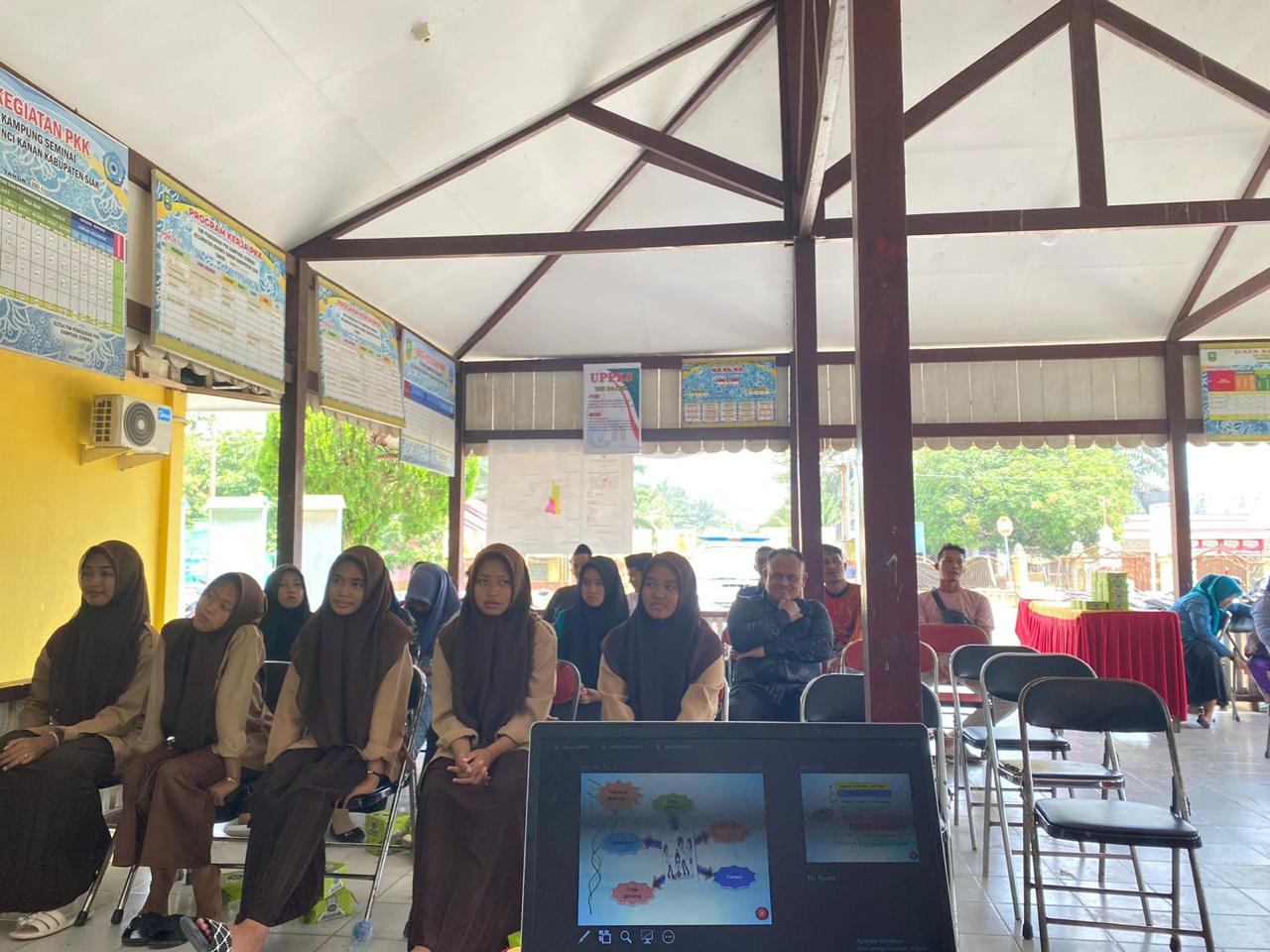 Polsek Kerinci Kanan Gelar Seminar Edukasi Bahaya dan Dampak Negatif Narkoba Di Desa Seminai