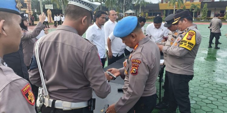 Upaya Pengawasan Dan Kesiapan Operasional, Polres Siak Lakukan Pengecekan Senpi Dinas