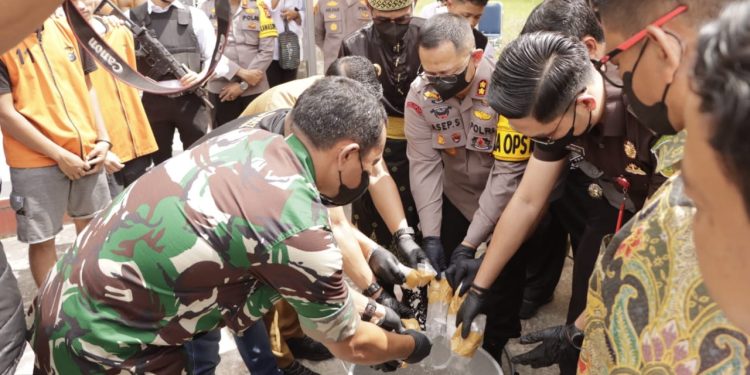 Rilis Akhir Tahun 2024, Polres Siak Musnahkan Barang Bukti Narkotika, Miras, Dan Knalpot Brong