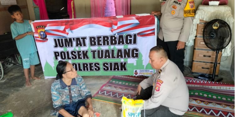 Polsek Tualang Gelar Kegiatan Sosial Jumat Berbagi