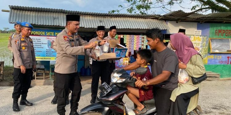 Kapolres Siak Siapkan 1000 Takjil Untuk Masyarakat Kabupaten Siak Dalam Rangka Ops Tertib Ramadhan Lancang Kuning 2025