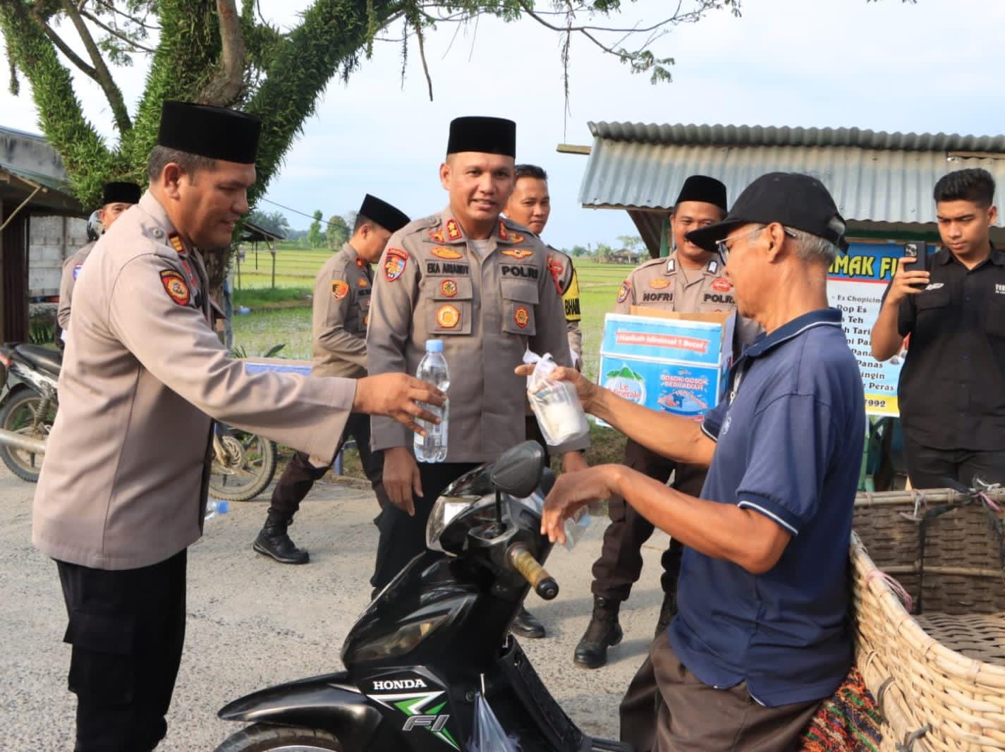 Kapolres Siak Siapkan 1000 Takjil Untuk Masyarakat Kabupaten Siak dalam Rangka Ops Tertib Ramadhan Lancang Kuning 2025