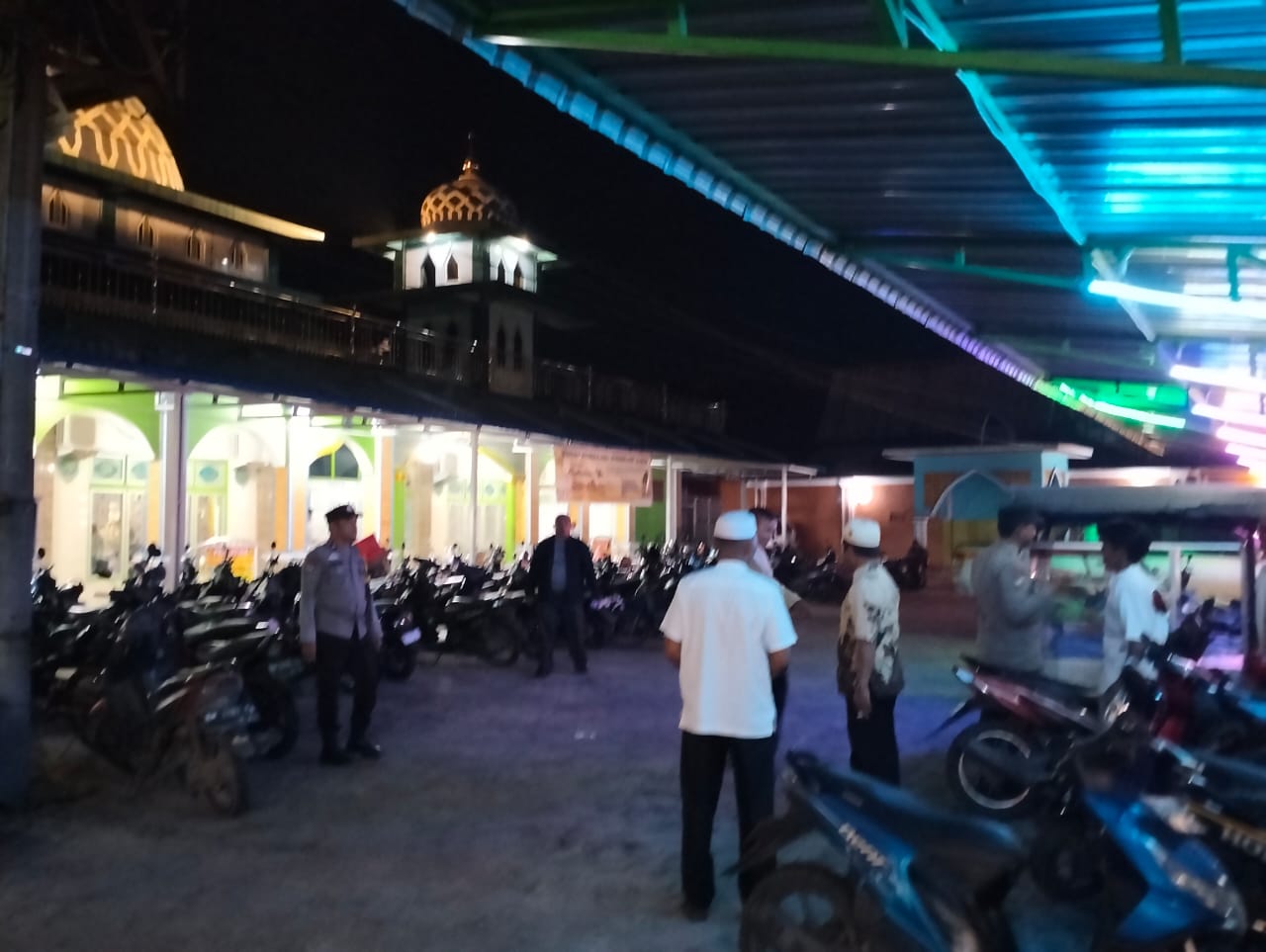Hadirkan Rasa Aman Saat Sholat, Polsek Tualang Lakukan Pengamanan Tarawih