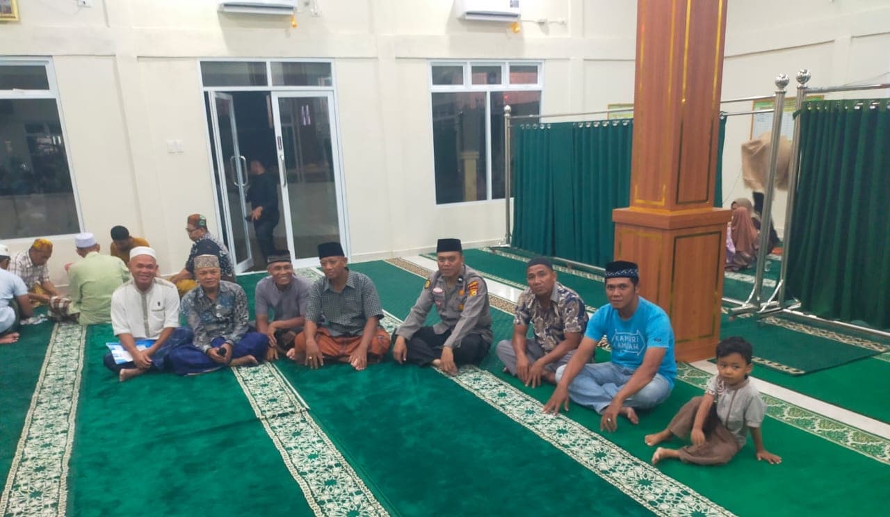 Polsek Kandis Gelar Tarawih Keliling, Pererat Silaturahmi Dan Jaga Keamanan Ramadhan