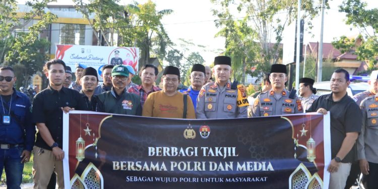 Polres Siak Gelar Giat Berbagi Takjil Dan Buka Puasa Bersama Awak Media