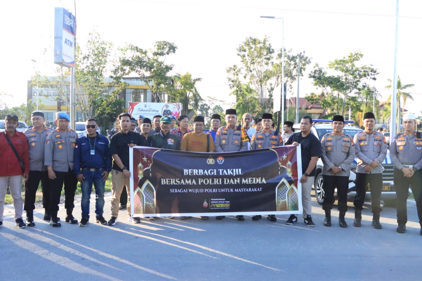 Polres Siak Gelar Giat Berbagi Takjil Dan Buka Puasa Bersama Awak Media 