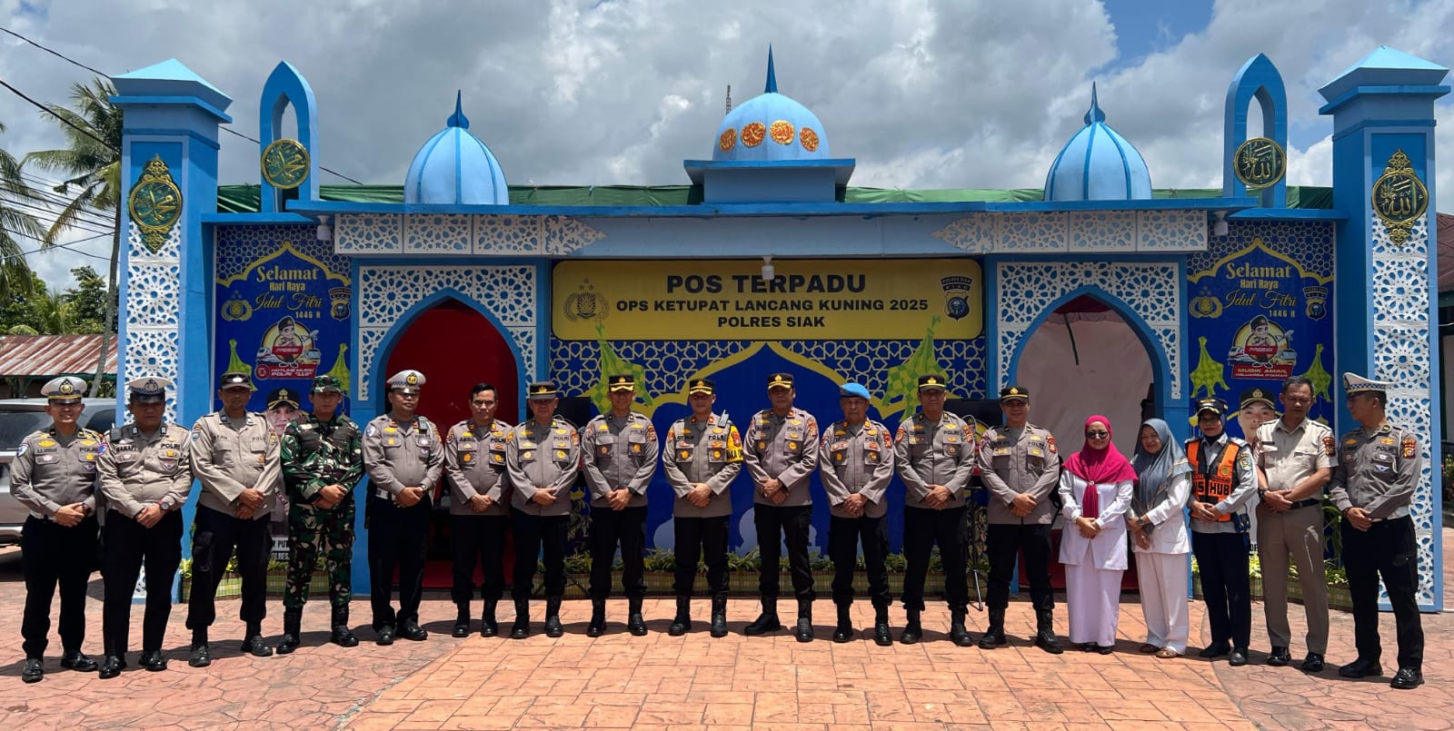 Wakapolres Siak Sambut Tim Pengawasan Operasi Ketupat 2025 Di Pos Pam Terpadu Polsek Siak