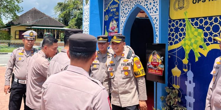 Wakapolres Siak Sambut Tim Pengawasan Operasi Ketupat 2025 Di Pos Pam Terpadu Polsek Siak