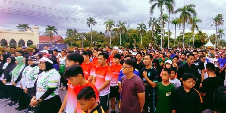 Semarak Karhutla Fun Run Polres Siak 2025, Ribuan Warga Berlari Bersama “Melindungi Tuah, Menjaga Marwah” di Depan Istana Siak