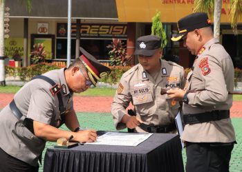 Kapolres Siak Pimpin Apel Serah Terima Jabatan Kapolsek Siak Dan Penyerahan Jabatan Kabagren Polres Siak