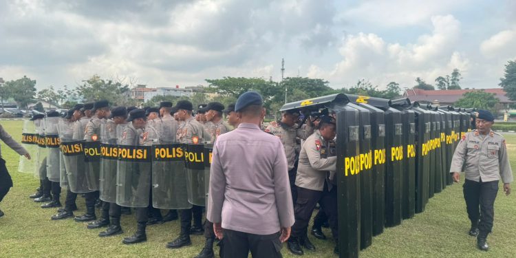 Polda Riau Latihan Taktis Hadapi May Day 2025 Fokus Pada Pendekatan Humanis