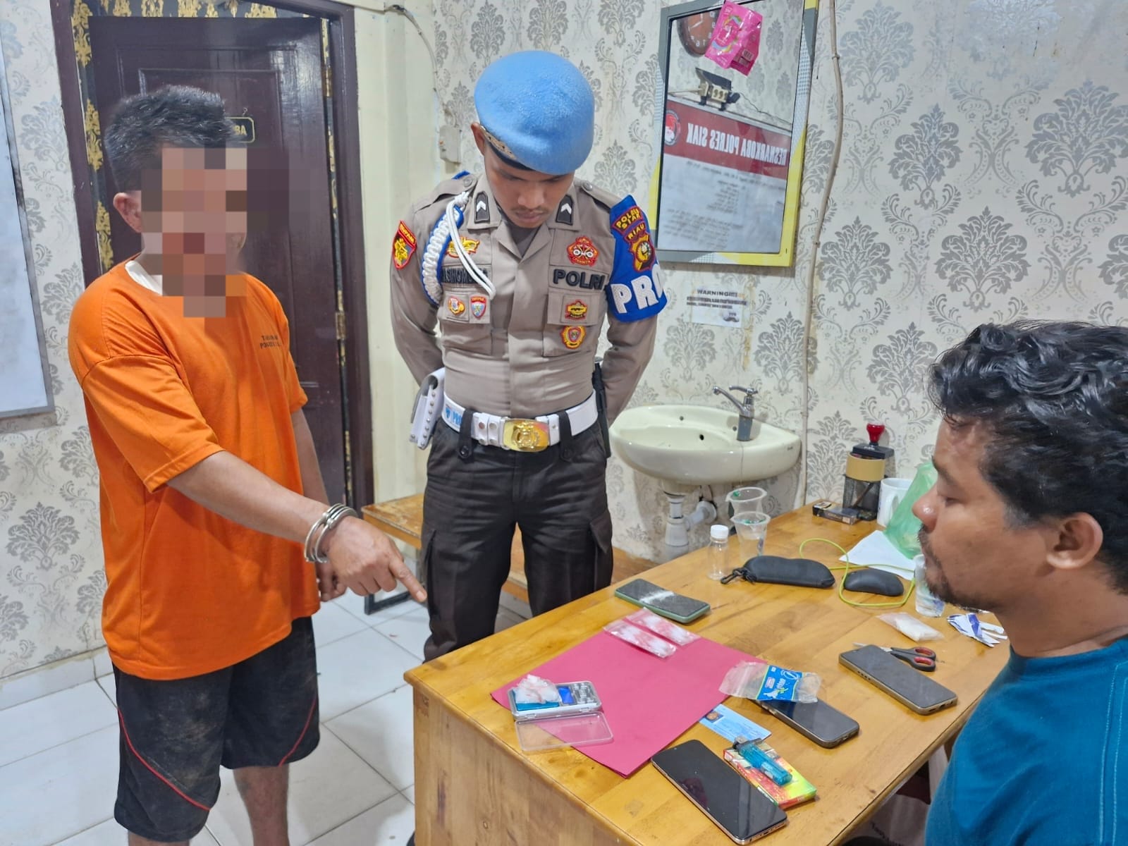 Satres Narkoba Polres Siak Ungkap Peredaran Shabu Di Desa Tumang, 11 Paket Barang Bukti Disita
