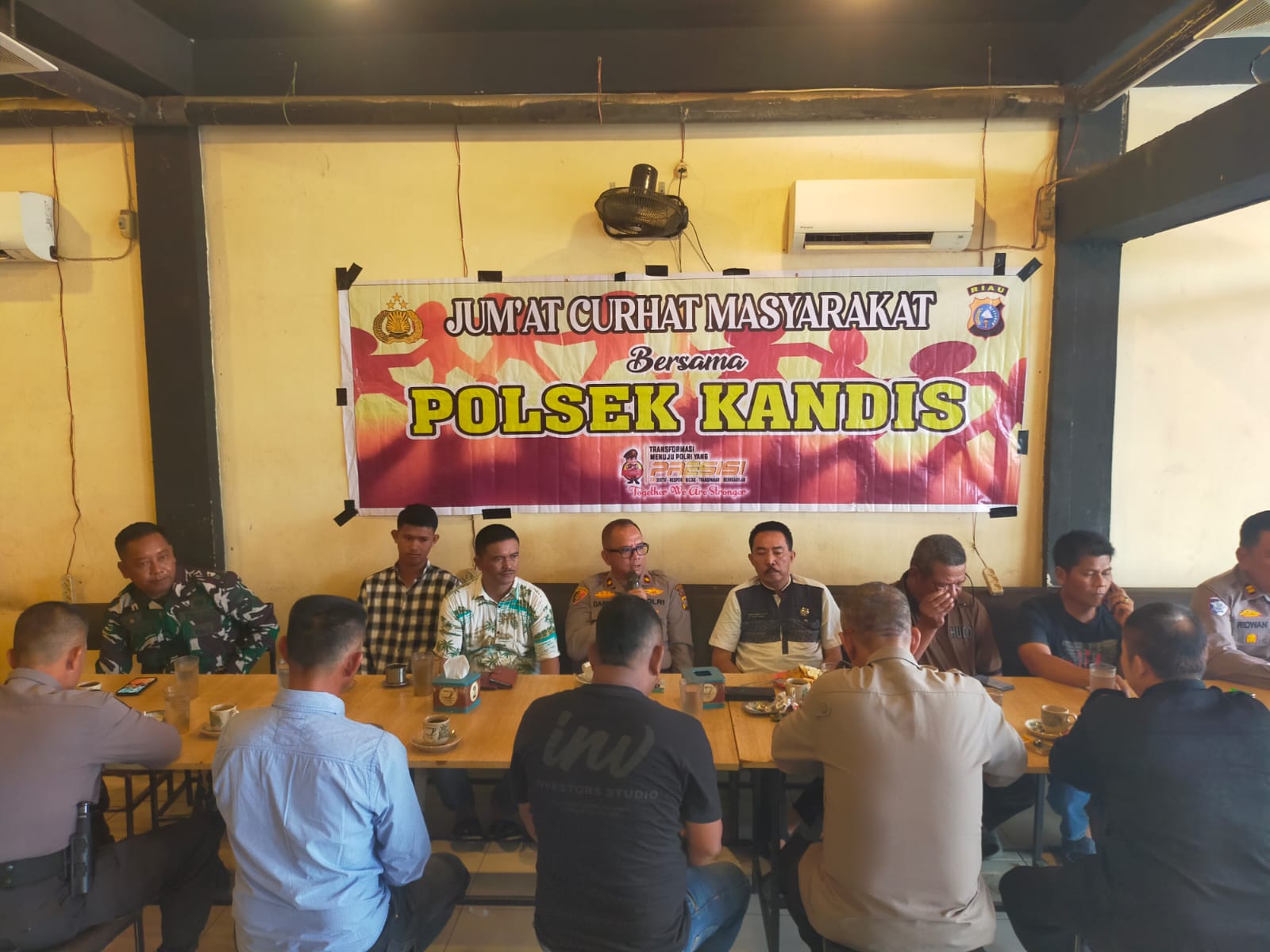 Kapolsek Kandis Gelar Jumat Curhat Dan Jumat Barokah Bersama Upika Dan Masyarakat, Bahas Kamtibmas Hingga Isu Sosial