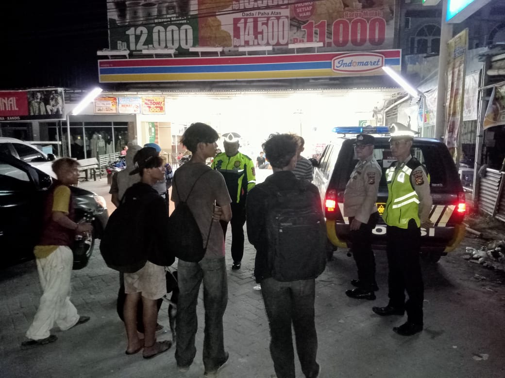 Tim Raga Polsek Kandis Gelar Patroli KRYD Dan BLUE LIGHT, Ciptakan Situasi Kamtibmas Yang Kondusif