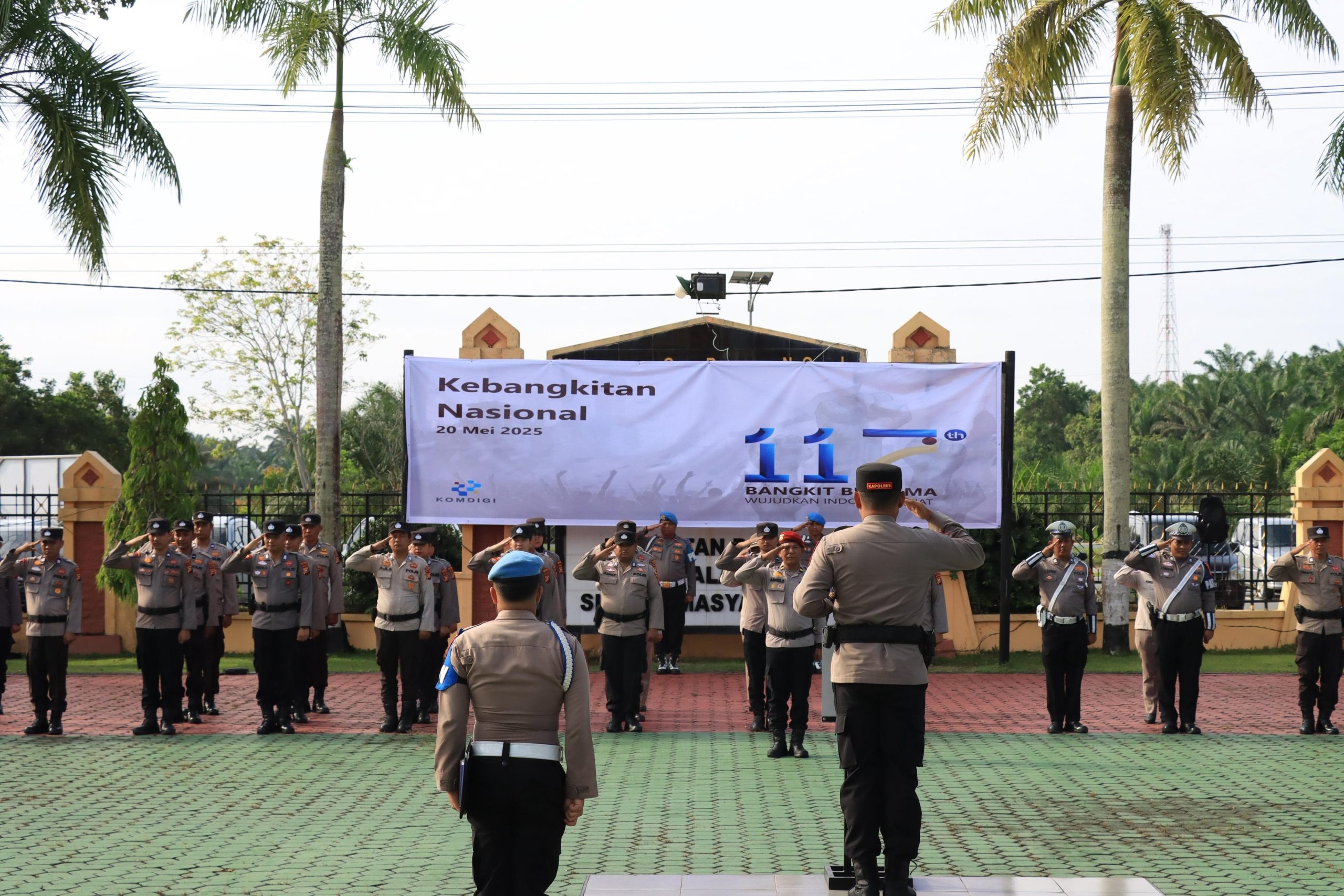 Polres Siak Gelar Upacara Hari Kebangkitan Nasional 2025, Kapolres Ajak Personel Bangkitkan Semangat Pengabdian