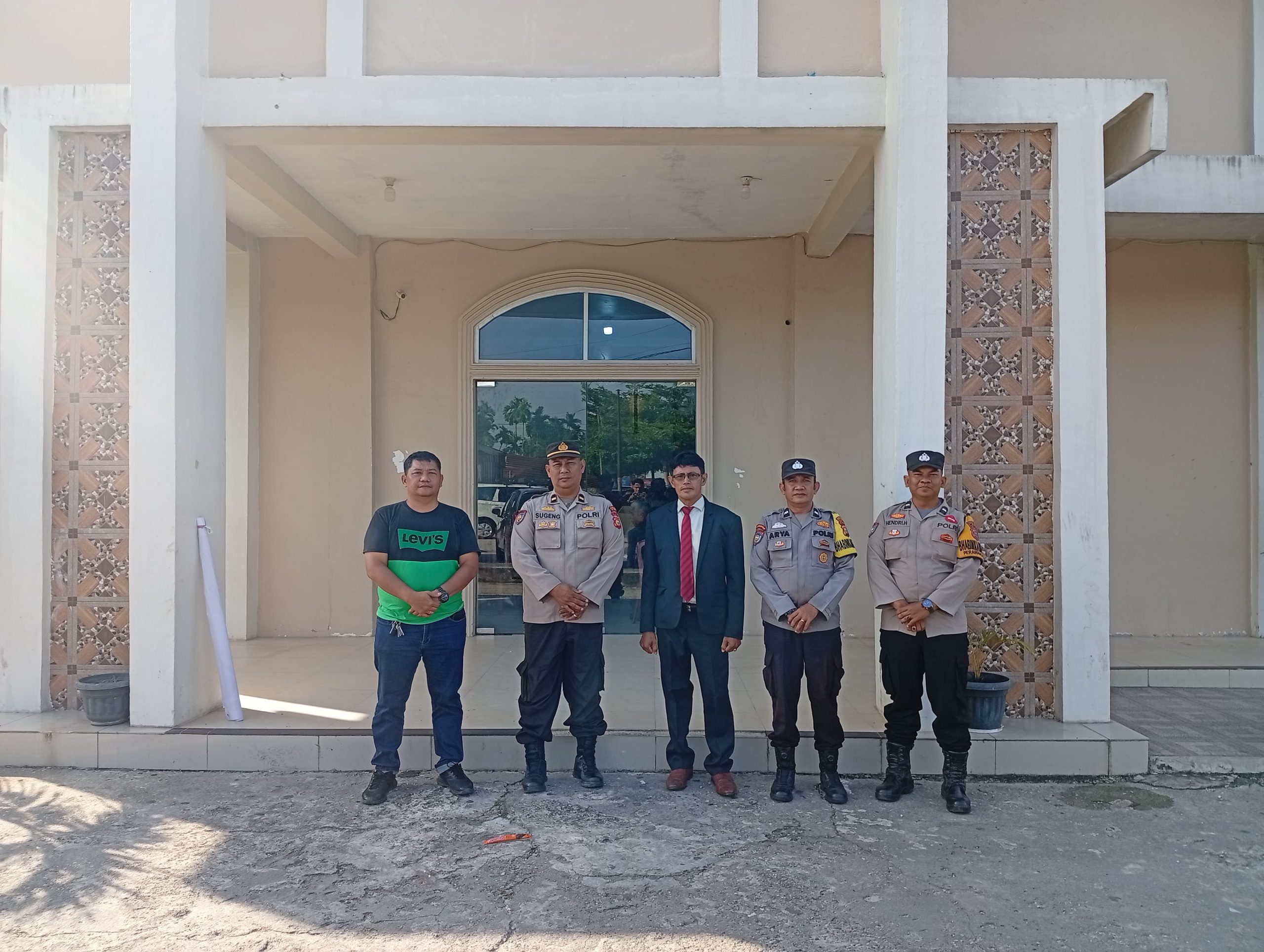 Polsek Tualang Tunjukkan Kehadiran Nyata Polri Lewat Patroli Harkamtibmas Di Tempat Rumah Ibadah, Pasar Dan Perbankan