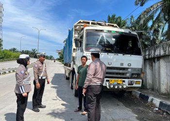 Unit Lantas Polsek Kandis Gelar Sosialisasi Bahaya ODOL Di Jalan Raya Pekanbaru-Duri