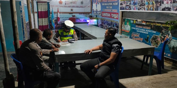 Polsek Tualang Tindak Tegas Truk Masuk Kota Di Perawang Barat, Cegah Laka Lantas Dan Respon Keluhan Masyarakat