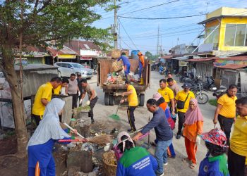 Bakti Sosial Di Pasar Bawah Minas, Polres Siak Wujudkan Polri Peduli Dan Dekat Dengan Masyarakat Dalam Rangka HUT Bhayangkara Ke-79