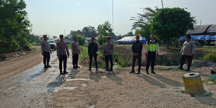 Polres Siak Gelar Patroli Untuk Menjaga Kondusifitas Di Kampung Tumang