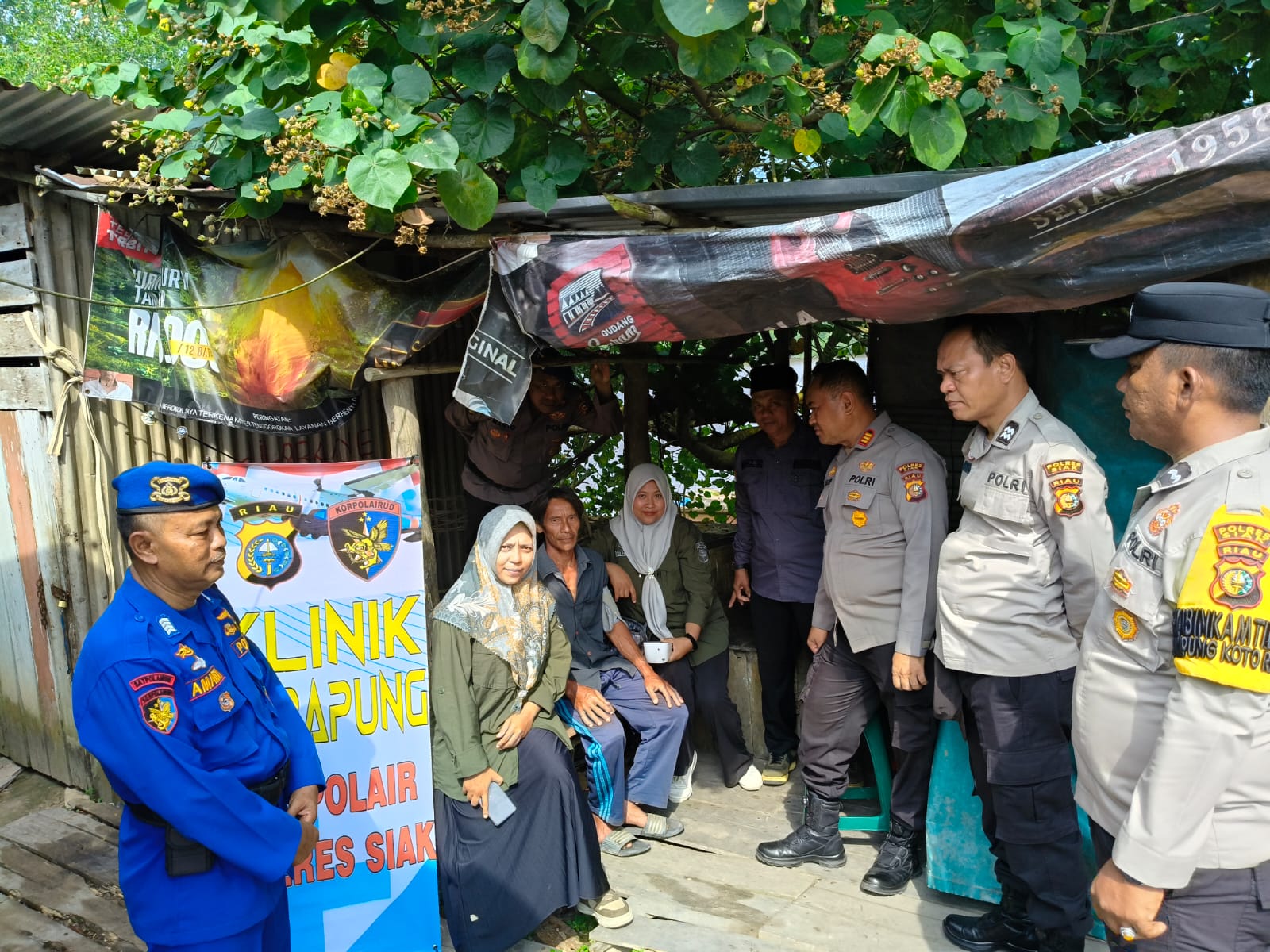 Polres Siak Gelar Bhakti Kesehatan Dan Pembagian Sembako Untuk Masyarakat Pesisir