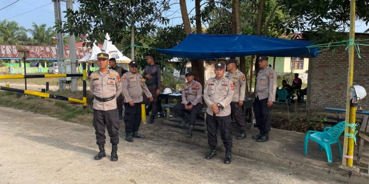 Patroli Kamtibmas Pasca Unjuk Rasa Di PT. SSL, Polsek Siak Pastikan Situasi Aman Dan Kondusif