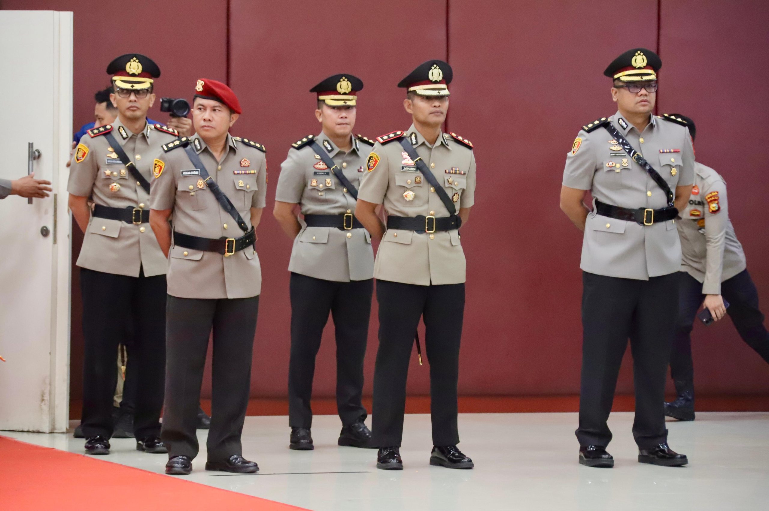 Polda Riau Gelar Sertijab, Dari 17 Personel Empat Diantaranya Adalah Jabatan Kapolres.