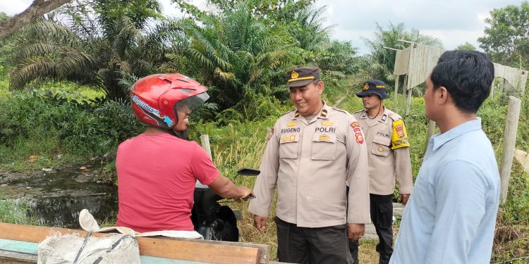 Polsek Tualang Laksanakan Patroli Gabungan Di Kampung Tualang, Cegah Karhutla Sejak Dini