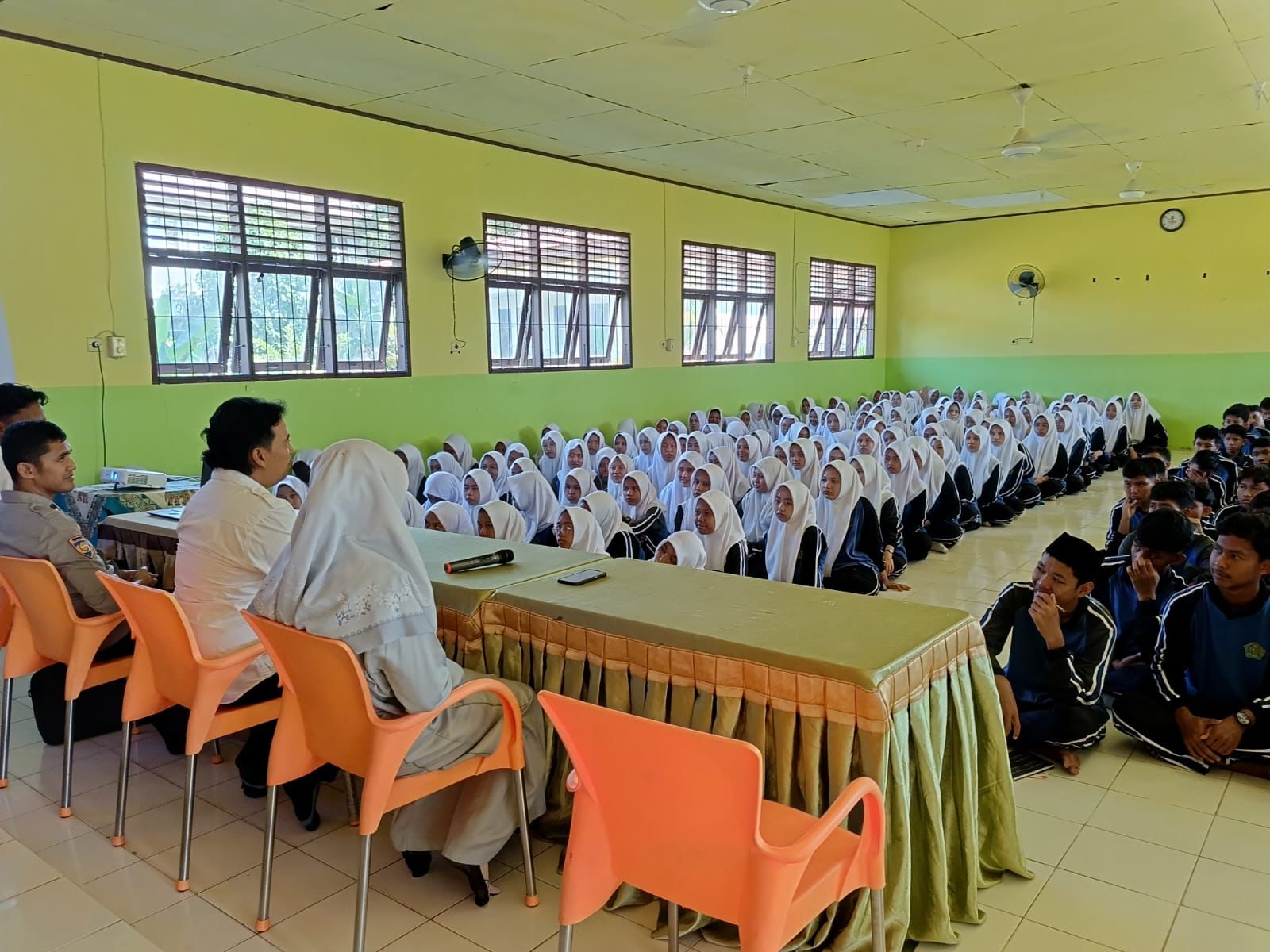 Polres Siak Gencarkan Edukasi Bahaya Narkoba dan Green Policing Di MAN 1 Siak