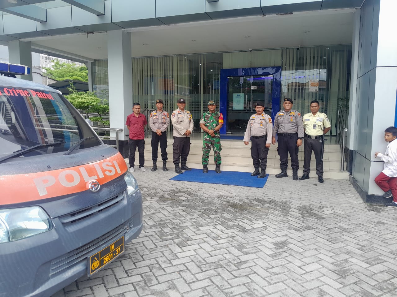 TNI-Polri Gelar Patroli Gabungan Di Tualang, Warga Merasa Lebih Aman
