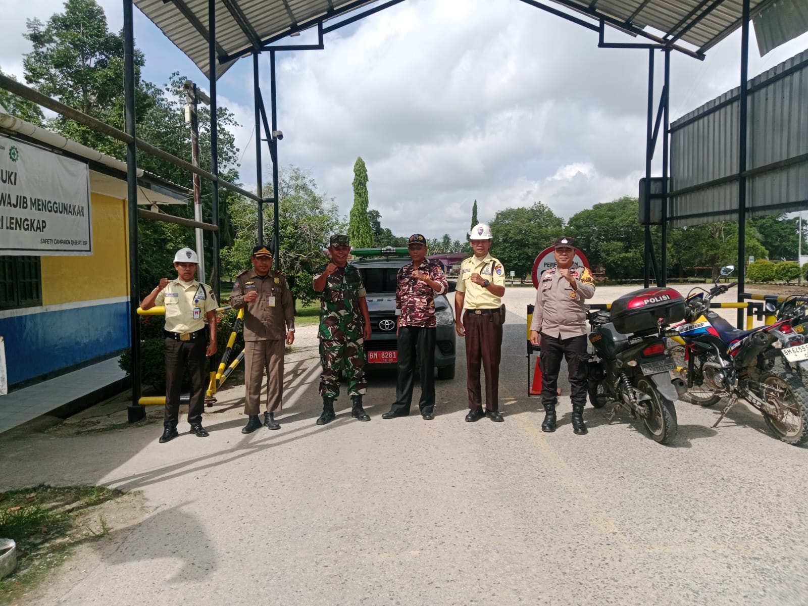 Patroli Kamtibmas TNI-Polri, Pemcam, Satpol PP, Ormas dan Tokoh Masyarakat Sabak Auh Ciptakan Rasa Aman